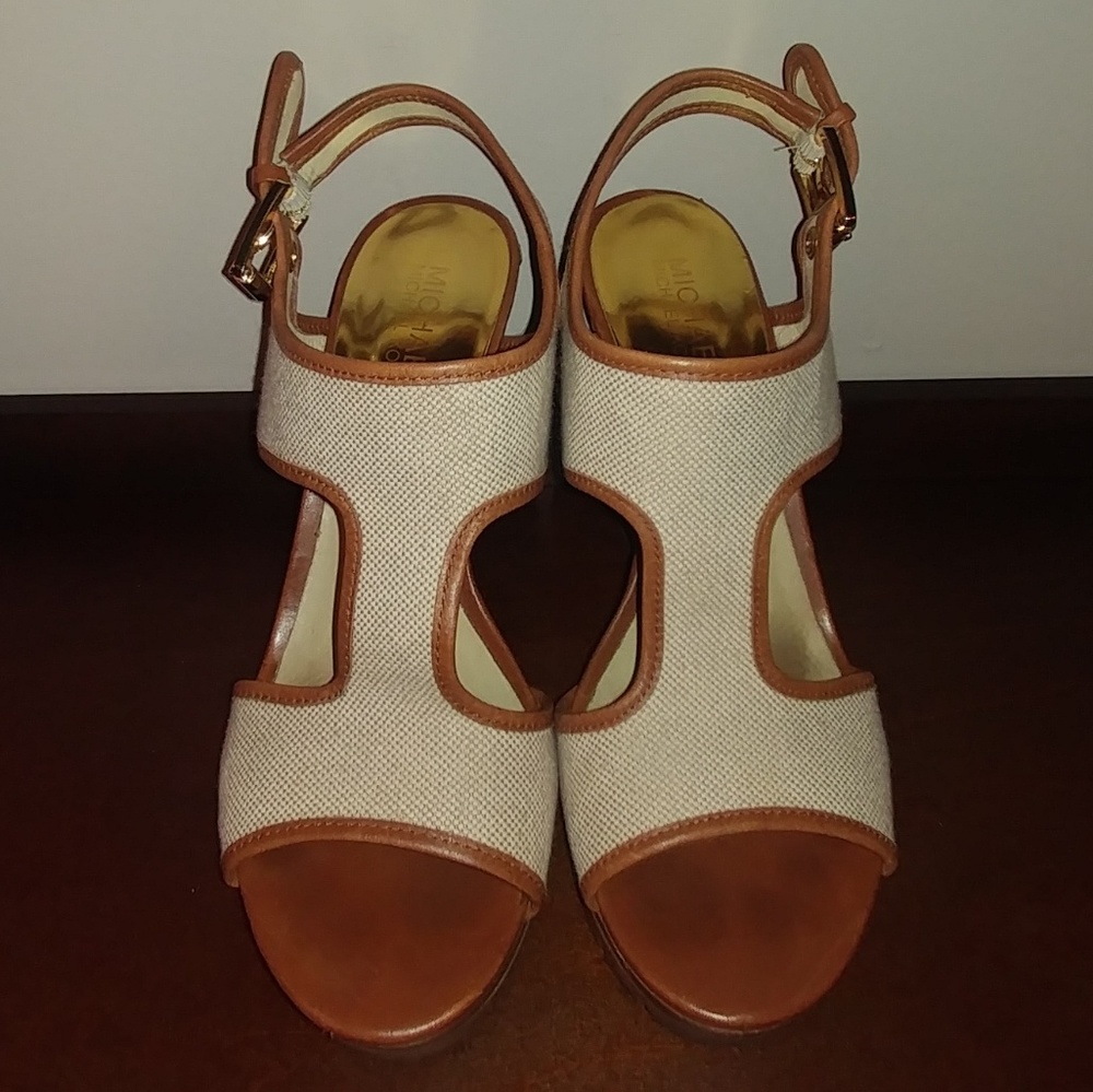 Michael Kors Gillian Wedge in Ecru Canvas